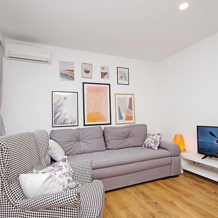 Apartments Luny Makarska Ruang foto